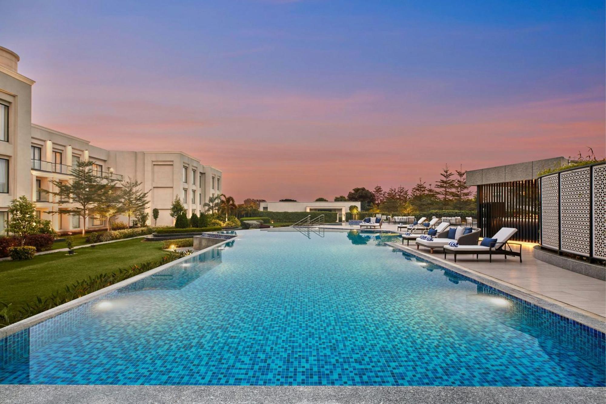 Hotel Courtyard By Marriott Gorakhpur Exterior foto
